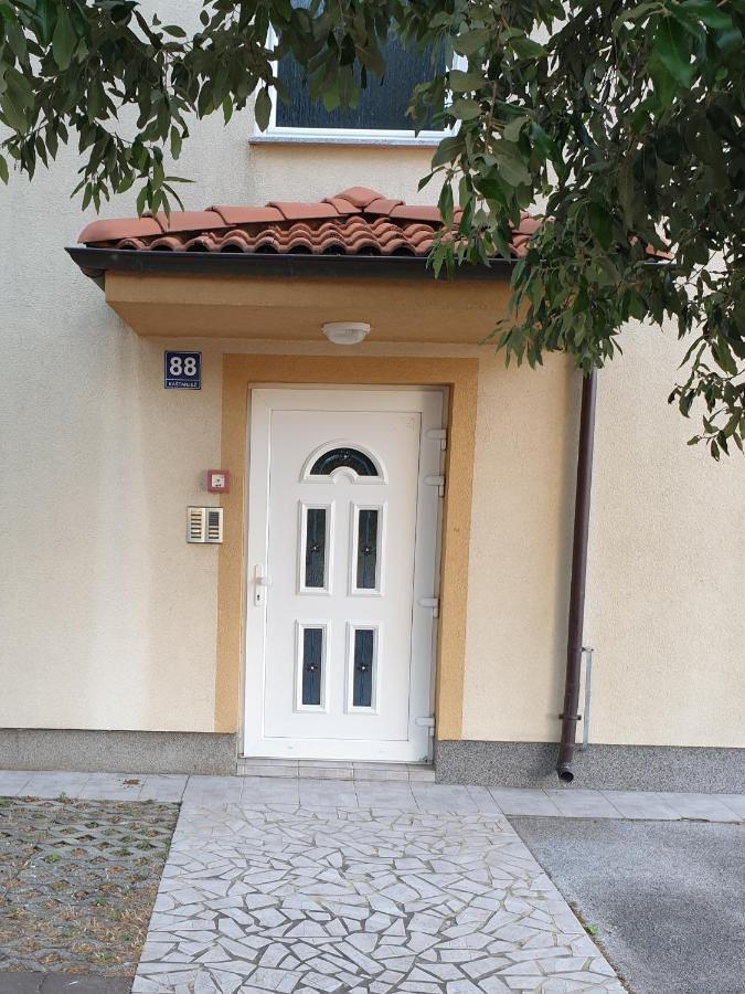 Outdoor Apartment Lina Banjole Exterior photo
